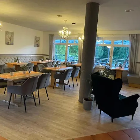 Und Restaurant Zum Bunten Hirsch Hotel 3*