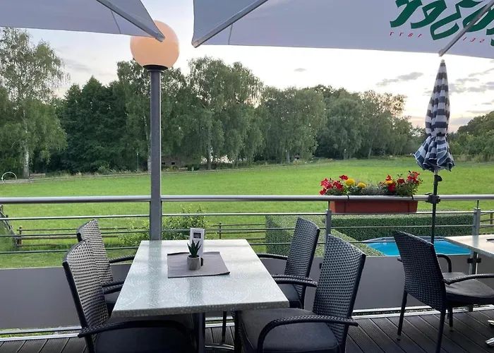 ホテル Und Restaurant Zum Bunten Hirsch 3*